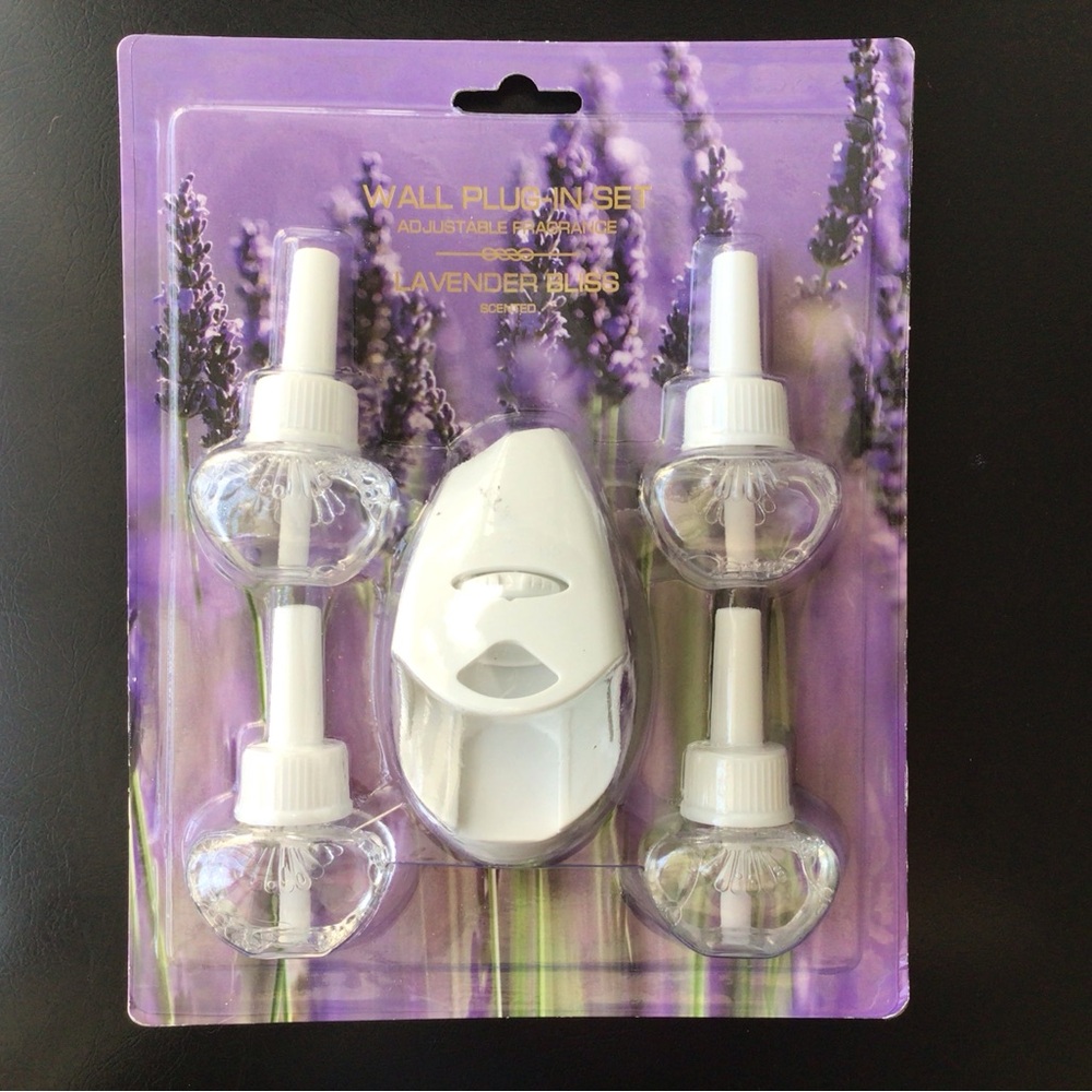 Plug-In Freshener Set w/ Oil Refill - Adjustable Strength Lavender Bliss NEW